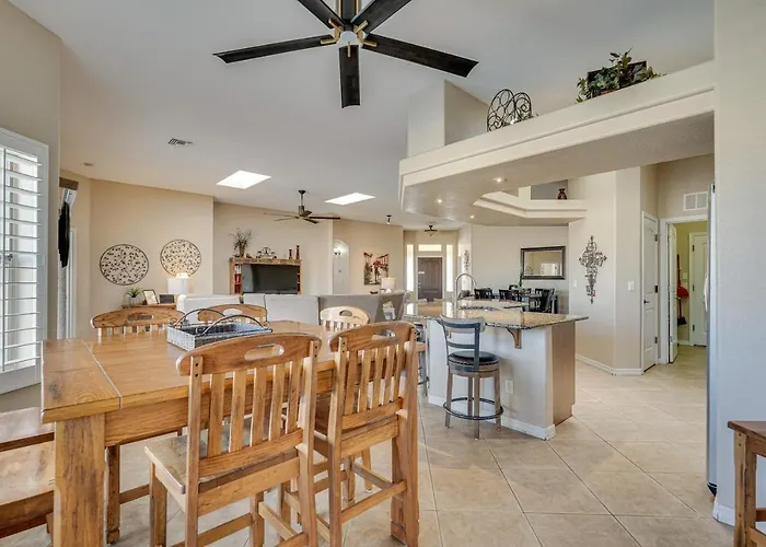 Private Pool & Hot Tub: Havasu Gem! Holiday home *