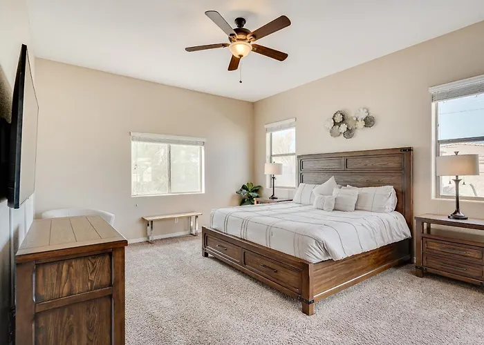 Private Pool & Hot Tub: Havasu Gem! Holiday home Lake Havasu City