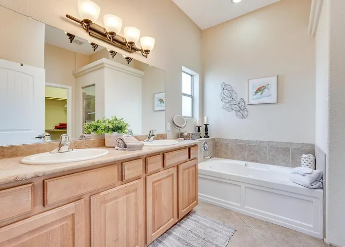 Private Pool & Hot Tub: Havasu Gem! Holiday home Lake Havasu City