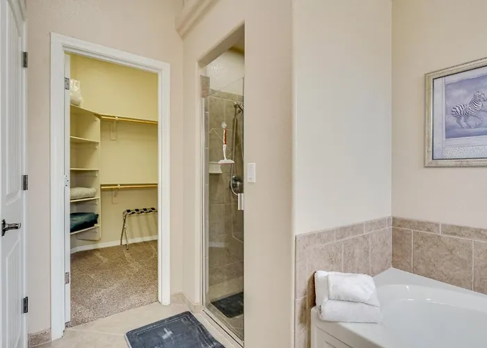Private Pool & Hot Tub: Havasu Gem!