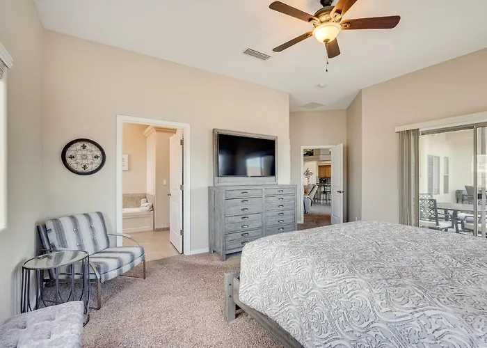 Private Pool & Hot Tub: Havasu Gem! Holiday home